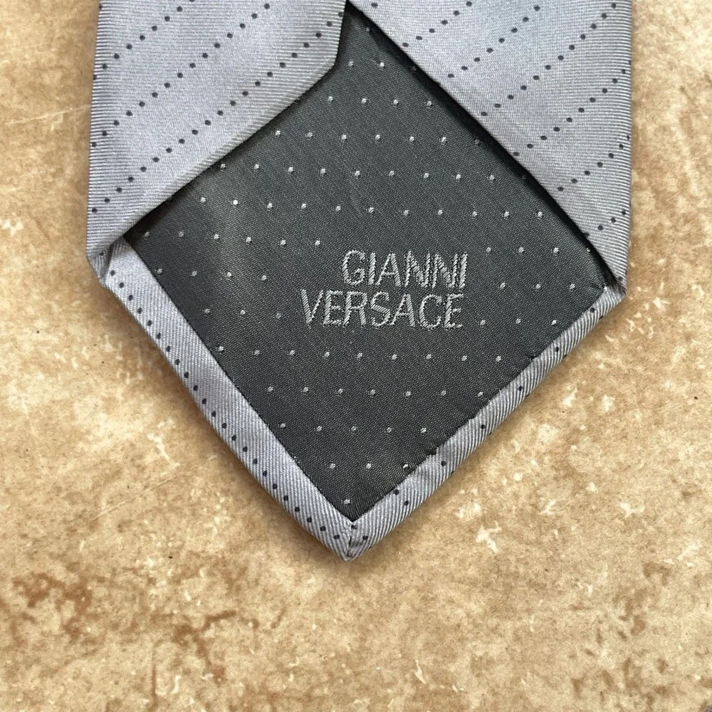 Gianni Versace Tie 100% Silk Italy Blue Gray Gold Medusa Logo Vintage Mens